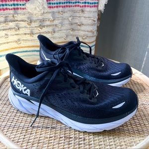 Hoka One One Clifton 8 Black White Low Top Running Sneakers Like new Women’s 8 W